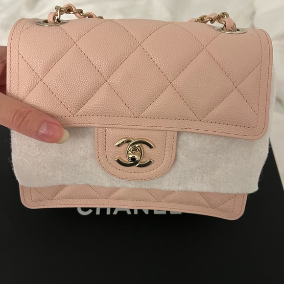 Chanel Flap Bag - Picture 2 of 13
